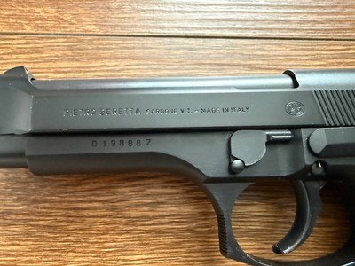 Beretta 92 F Made in 1987 Excellent Condition with Box! - Image 5 of 6