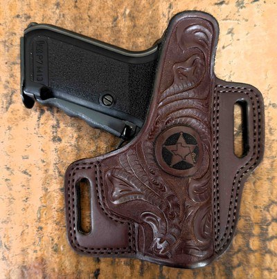 HK P7M13 9mm 1990 KA | Excellent | 4 Mags | 2 Kirkpatrick Holsters |Trijicon Sights - Image 4 of 15