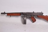 Thompson Drum 1928 Machine gun replica non firing - 1 of 15