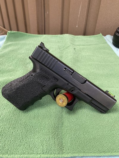 Glock 23 Gen 3 .40 S&W - Image 2 of 11