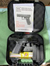 Glock 23 Gen 3 .40 S&W - Image 4 of 11