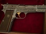 Browning 9 MM Louis XVI
Engraved High Power - 13 of 15
