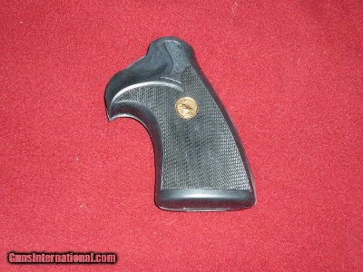 Colt
Python Pachmayr Presentation Grips!
