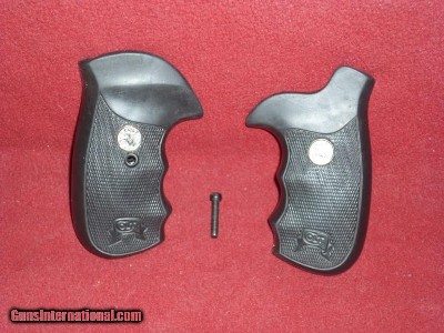 Colt V Frame Grips!