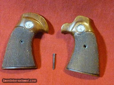 Colt Diamondback Grips!