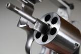 Smith & Wesson 686-3 Classic Hunter 357 Stainless 6 in. bbl unfluted cylinder Lew Horton 1988 Ltd Ed.
- 8 of 10