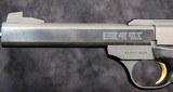 Browning Buck Mark pistol - 3 of 15