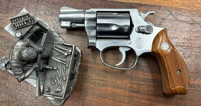 Smith & Wesson model 60 38spl - Image 1 of 5