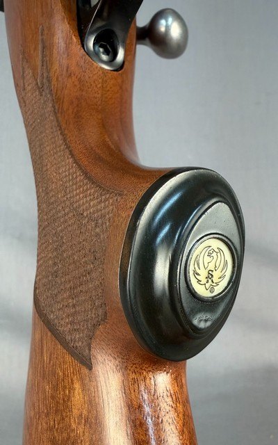 Ruger M77 Hawkeye Hunter LEFT HAND Threaded in 375 Ruger  LIKE NEW 100% WOOD 100% Checkering 100% Blue - Image 11 of 12
