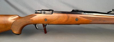 Ruger M77 Hawkeye Hunter LEFT HAND Threaded in 375 Ruger  LIKE NEW 100% WOOD 100% Checkering 100% Blue - Image 8 of 12