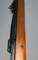 Ruger M77 Hawkeye Hunter LEFT HAND Threaded in 375 Ruger  LIKE NEW 100% WOOD 100% Checkering 100% Blue - Image 4 of 12