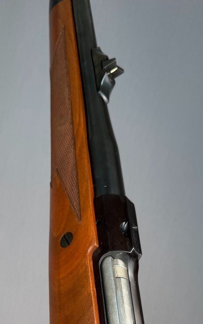 Ruger M77 Hawkeye Hunter LEFT HAND Threaded in 375 Ruger  LIKE NEW 100% WOOD 100% Checkering 100% Blue - Image 9 of 12