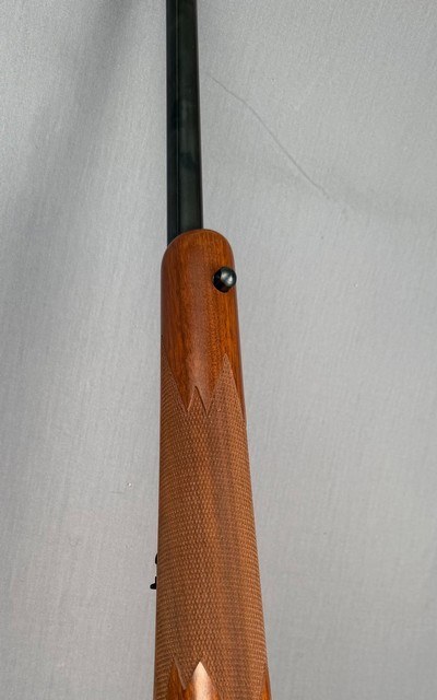 Ruger M77 Hawkeye Hunter LEFT HAND Threaded in 338 RCMLIKE NEW 100% WOOD 100% Checkering 100% Blue - Image 10 of 10