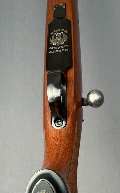 Ruger M77 Hawkeye Hunter LEFT HAND Threaded in 338 RCM LIKE NEW 100% WOOD 100% Checkering 100% Blue - Image 10 of 11