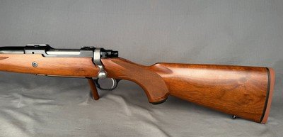 Ruger M77 Hawkeye Hunter LEFT HAND Threaded in 338 RCM LIKE NEW 100% WOOD 100% Checkering 100% Blue - Image 7 of 11