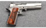 Smith & Wesson ~ SW1911 ~ .45 ACP - 1 of 4