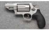 Smith & Wesson ~ Governor ~ .45 Colt/.45 ACP/.410 Ga. - 2 of 3