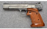 Smith & Wesson ~ 41 ~ .22 LR - 2 of 4