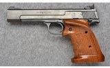 Smith & Wesson ~ 41 ~ .22 LR - 2 of 4