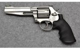 Smith & Wesson ~ 686-6 ~ .357 S&W Mag. - 2 of 3