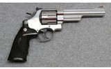 Smith & Wesson ~ 629-6 ~ .44 Rem. Magnum - 1 of 3
