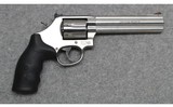 Smith & Wesson ~ 686-6 ~ .357 S&W Magnum - 1 of 3