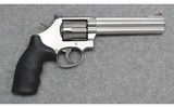 Smith & Wesson ~ 686-6 ~ .357 S&W Magnum - 1 of 3