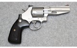 Smith & Wesson ~ 686-6 ~ .357 S&W Magnum - 1 of 3