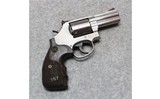 Smith & Wesson ~ 686-6 ~ .357 Magnum - 1 of 2
