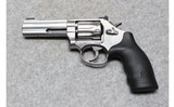 Smith & Wesson ~ 617-6 ~ .22 Long Rifle - 2 of 2