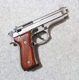 Beretta ~ 92FS ~ 9mm Luger
