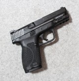 Smith & Wesson ~ M&P9 M2.0 ~ 9mm Luger - 1 of 2