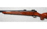 Weatherby ~ Mark V Varmintmaster ~ .224 Weatherby Magnum - 7 of 11