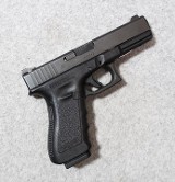 Glock ~ 22 ~ .40 S&W - 1 of 3