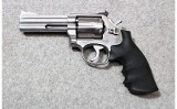 Smith & Wesson ~ 686 ~ .357 Magnum - 2 of 3