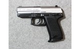 HK ~ USP Compact ~ .40 S&W - 2 of 3