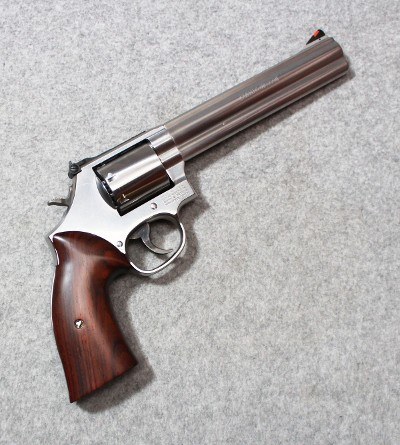 Smith & Wesson ~ 686-6 ~ .357 Magnum - Image 1 of 3