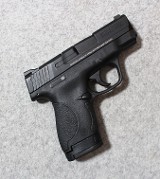 Smith & Wesson ~ M&P 9 Shield ~ 9mm Luger - 1 of 3