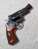 Smith & Wesson ~ 29-10 ~ .44 Magnum - 1 of 3