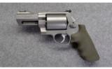 Smith & Wesson 460 .460 S&W Magnum - 2 of 3