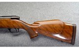 Weatherby ~ Mark V Deluxe ~ .300 Wby. Mag. - 11 of 12