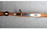 Weatherby~Mark V~.300 Weatherby Magnum - 5 of 10