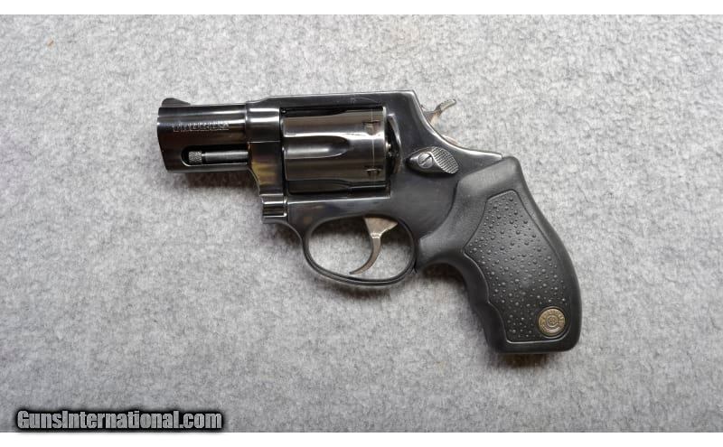 Taurus~M327~.327 Federal Magnum