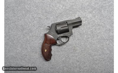 Taurus~856~.38 Smith & Wesson Special