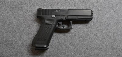 Glock~17 Gen 5~9MM - Image 1 of 3