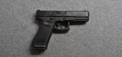 Glock~22 GEN5~.40 S&W - Image 1 of 3