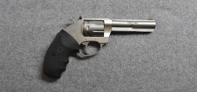 Charter Arms~Target Pathfinder~.22 LR. - Image 1 of 3