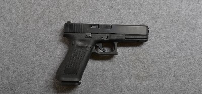Glock~17 GEN5~9MM - Image 1 of 3