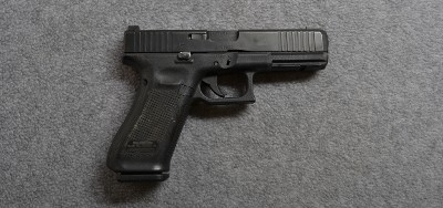 Glock~17 GEN5~9MM - Image 1 of 3