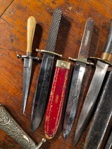 ANTIQUE BOWIE KNIFE COLLECTION 13 Civil War Era Fighting Knives & Daggers Wostenholm Rodgers Woodhead Barnes Etched Blades - 4 of 11